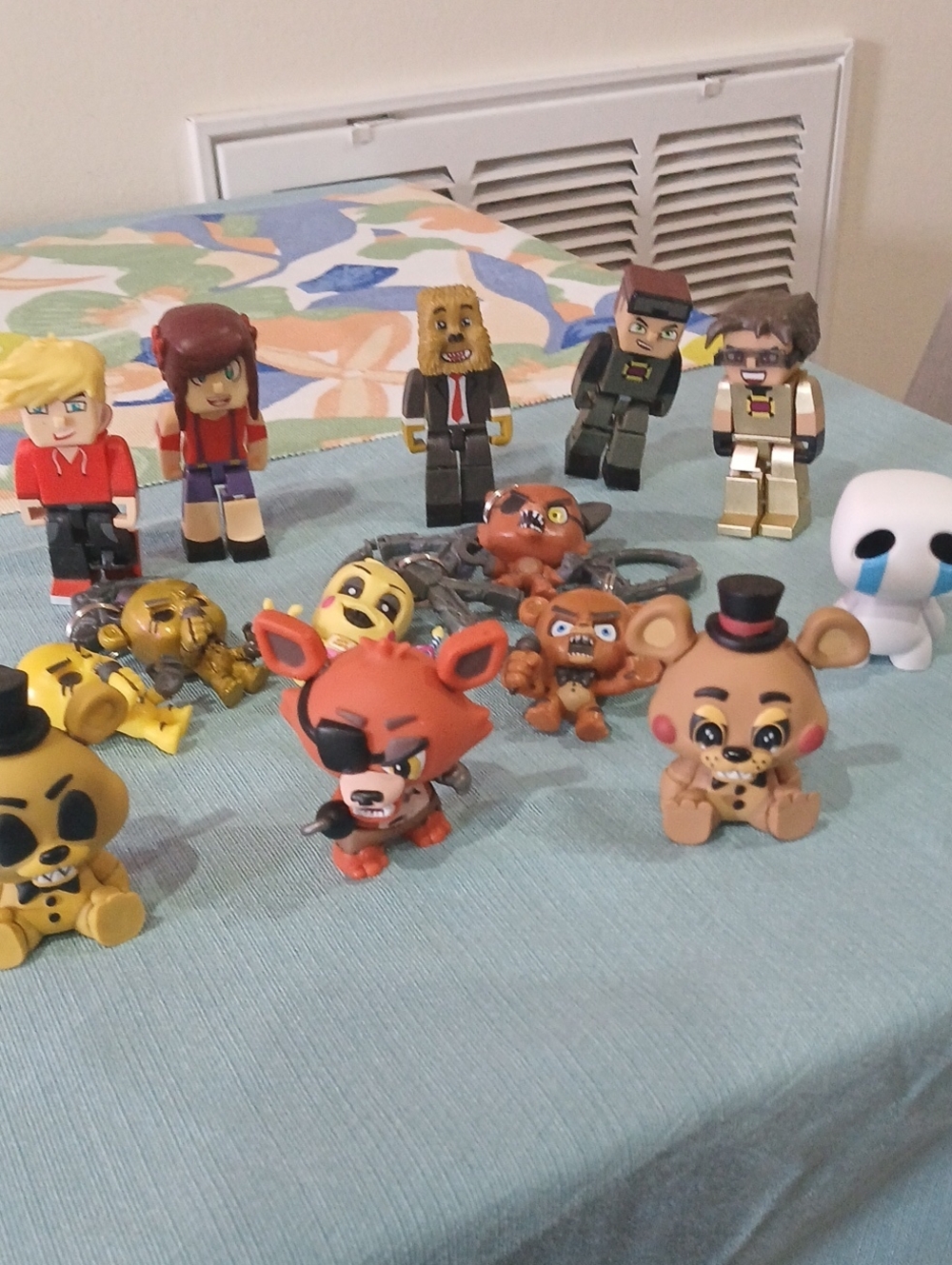 Collectible Foxy & Freddy Figure Set - Brown & Orange